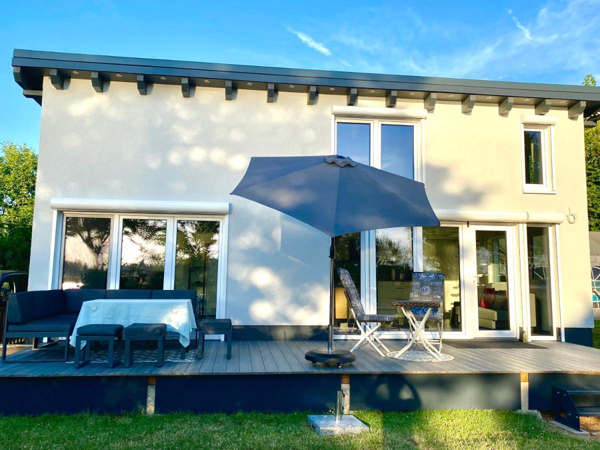 House Of Happiness Mit Seeblick Hungen Eksteriør bilde