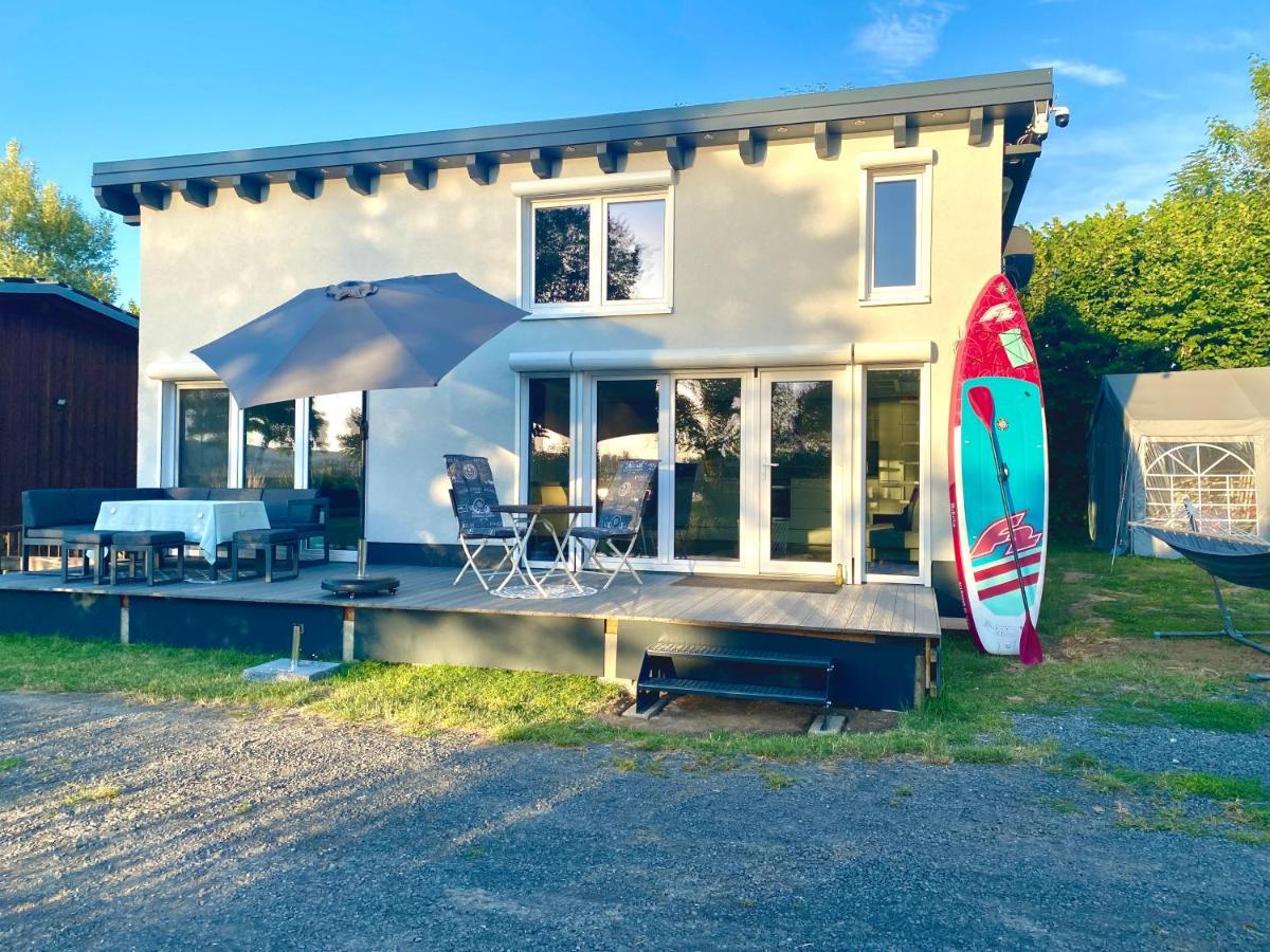 House Of Happiness Mit Seeblick Hungen Eksteriør bilde