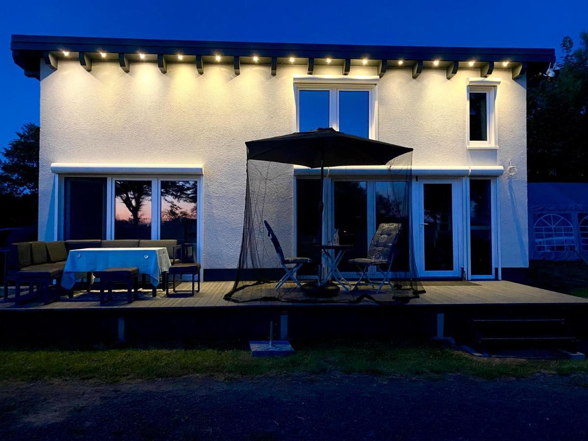 House Of Happiness Mit Seeblick Hungen Eksteriør bilde